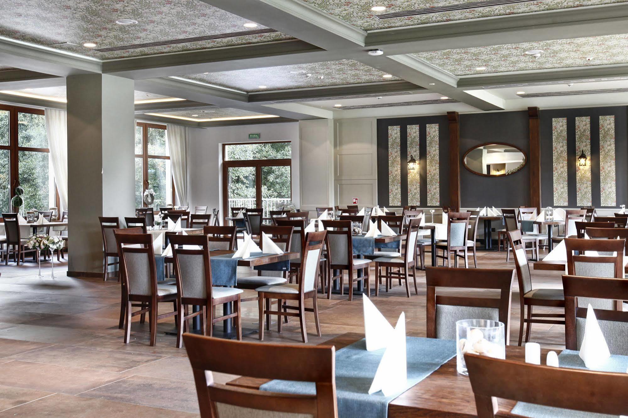 Hotel Aubrecht Country Spa Resort Przechlewo Eksteriør billede