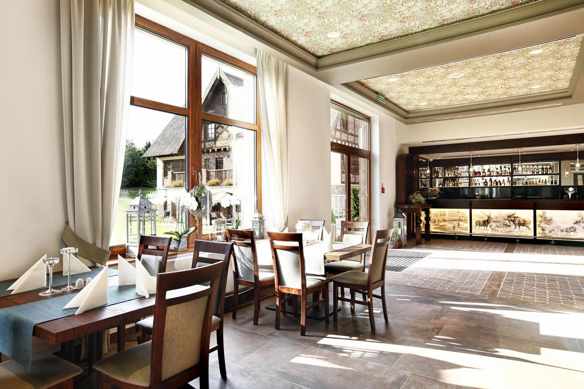 Hotel Aubrecht Country Spa Resort Przechlewo Eksteriør billede