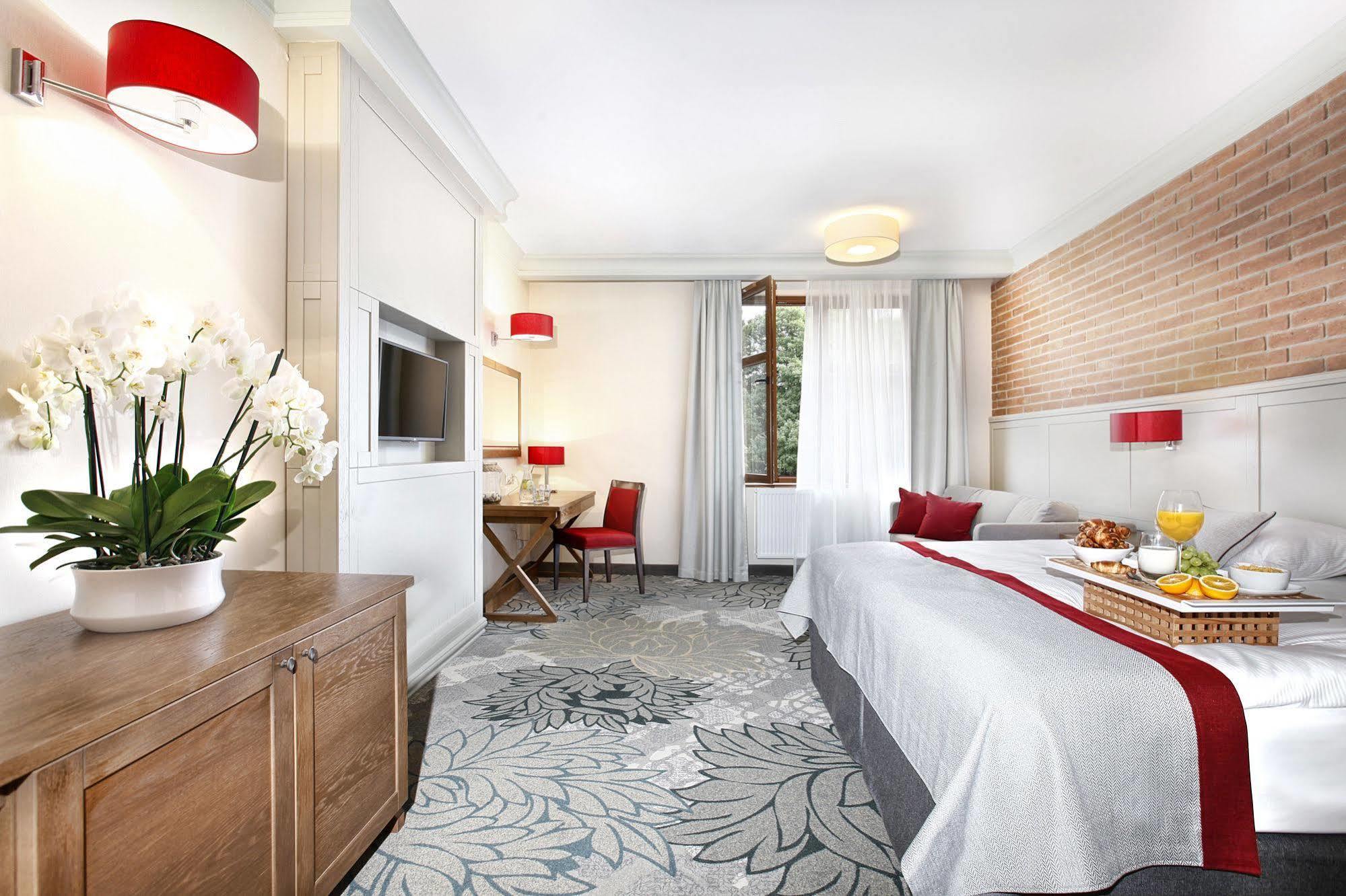 Hotel Aubrecht Country Spa Resort Przechlewo Eksteriør billede