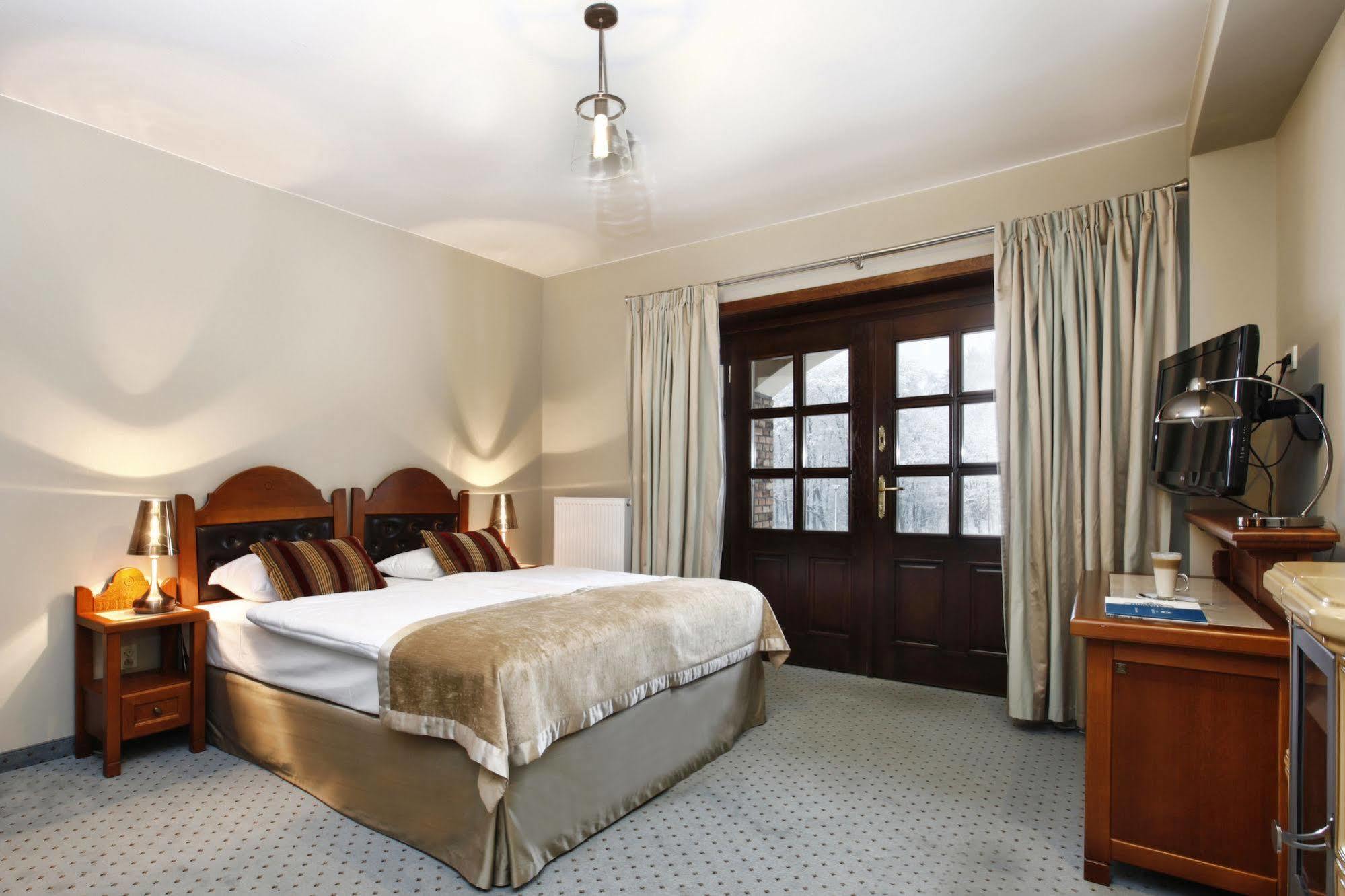 Hotel Aubrecht Country Spa Resort Przechlewo Eksteriør billede